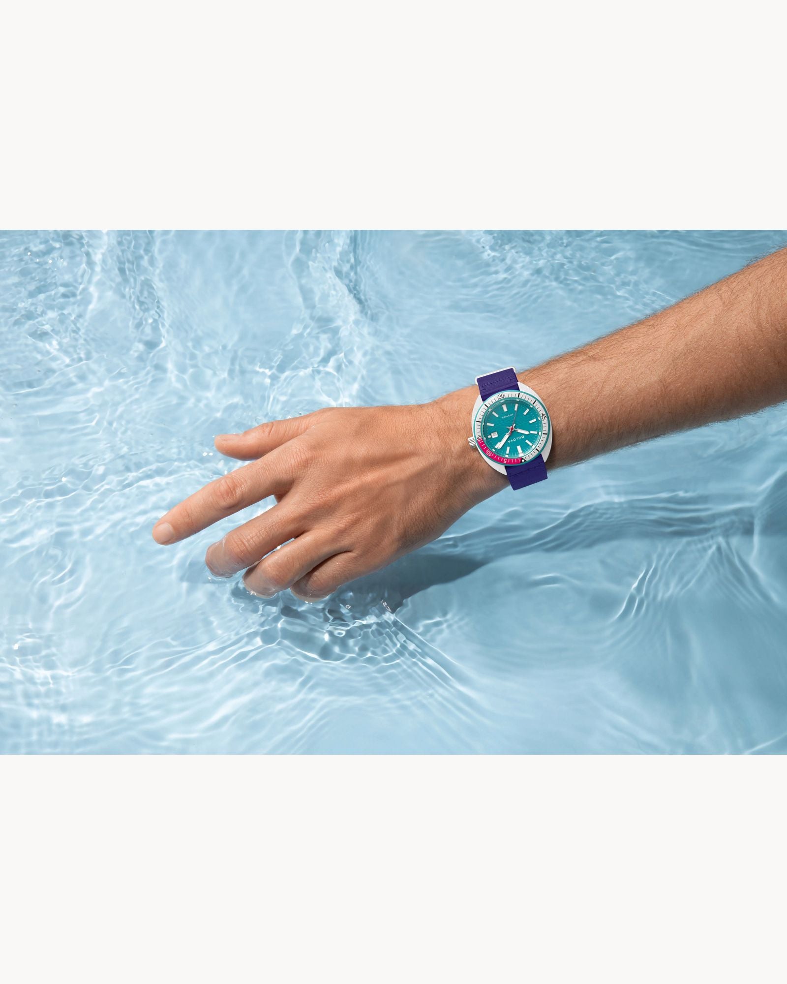 Reloj Bulova Snorkel 98B447 Unisex Esfera Turquesa Correa NATO Púrpura