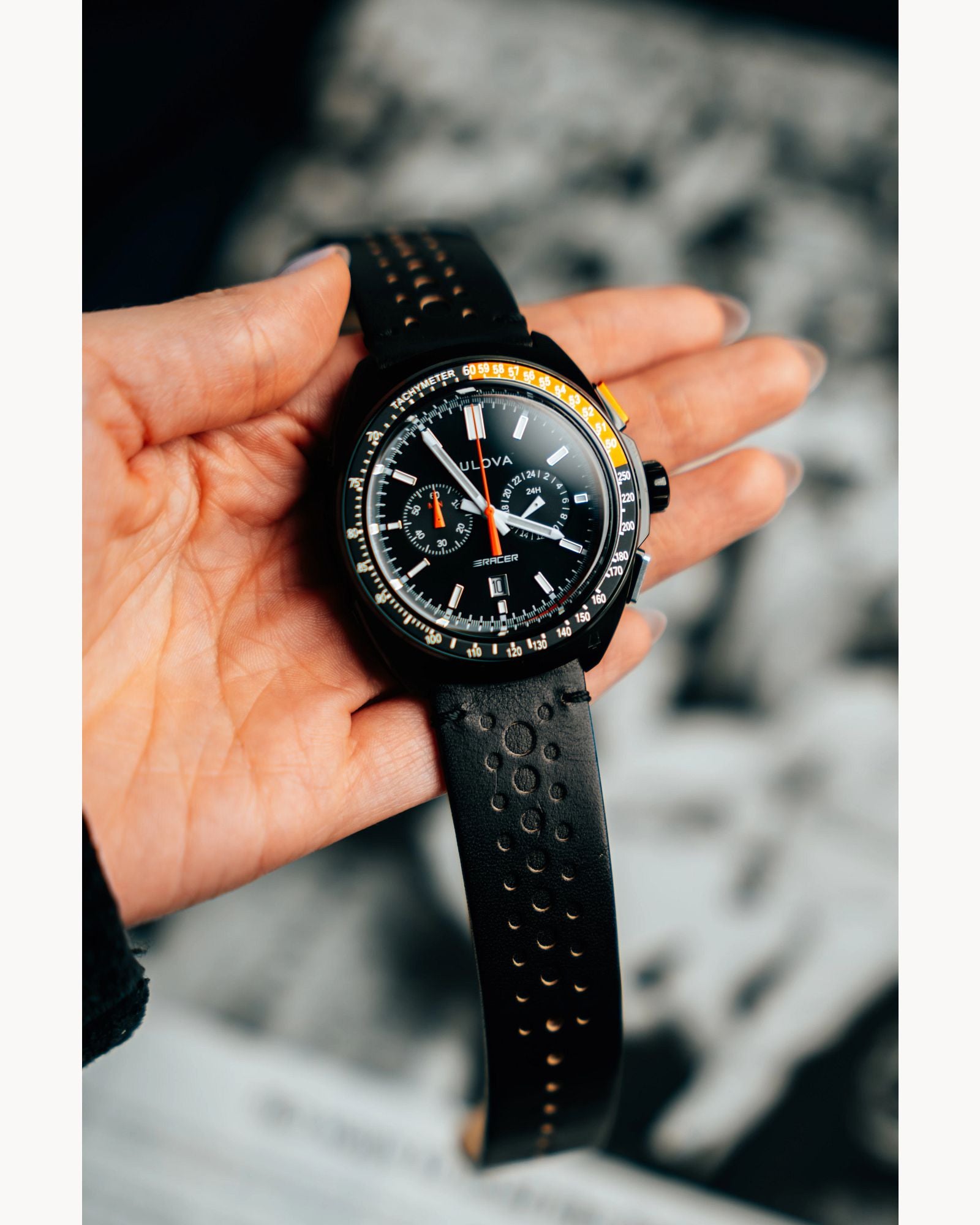 Reloj Bulova Racer 98B428 Hombre Cronógrafo Acero Negro Esfera Negra Detalles Naranja Correa Cuero